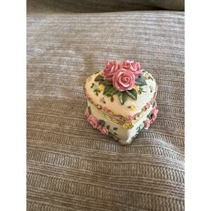 Heart Shaped Mirrored Trinket Box Garden Serenades Brahms Lullaby Heritage House